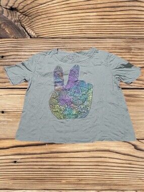 WOMEN'S FIFTH SUN LONG PEACE SIGN CROP TOP SHIRT